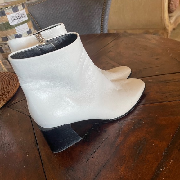 Sigerson Morrison soft white leather boots, size 9. - Picture 5 of 7